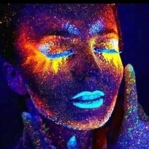 Meet your Posher, Lorie